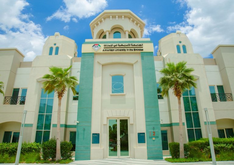الجامعة الامريكية بالامارات تحتفل بدفعة جديدة وتدخل موسوعة جينيس