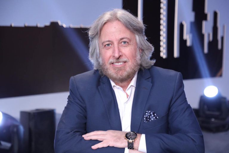 د. جمال فياض يفجرها.. نصنع مطربين بلا بنزين