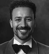 صورة النجم المصري احمد داوود بعد الشرنقة في بابا وماما جيران دراما رمضان