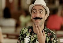 صورة الكوميديان المصري محمد سلام والبحث بعد كارثة طبيعية