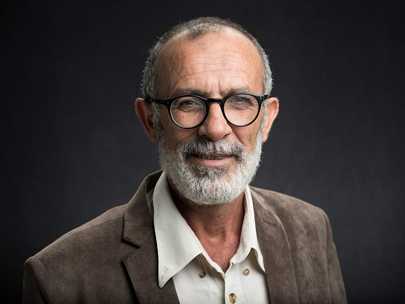 الفنان الفلسطيني الكبير كامل الباشا يؤكد حضوره القوي في دراما رمضان بمسلسل صحاب الأرض