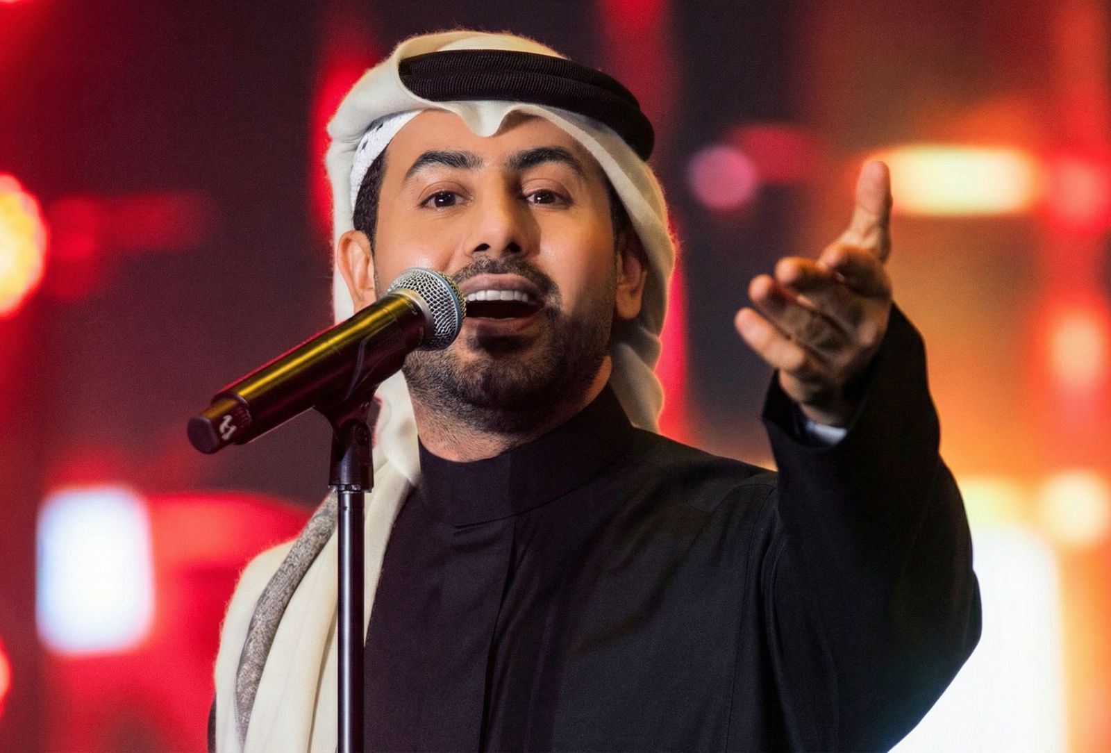 فؤاد عبد الواحد يغني زفة الأمير تركي بن سلمان آل سعود بحفل زفافه بالرياض