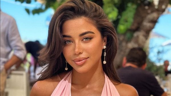النجمة المصرية يارا السكري بعد تألقها في دراما رمضان تنتظر صقر وكناريا سينما