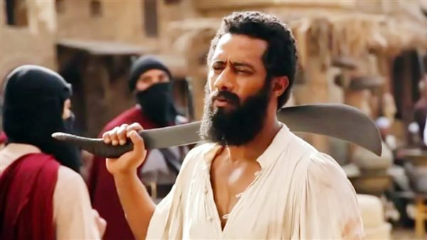 النجم محمد رمضان يبحث عن العالمية من خلال فيلم اسد ويثير جدلاً واسعاً بعد مقابلة عمرو اديب