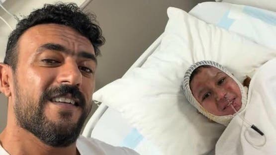 النجم احمد العوضي يحقق ملايين المشاهدات في لفتة إنسانية بزيارة الطفل يوسف بمستشفي أهل مصر للحروق