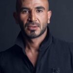 أحمد سعد يعتذر لجمهوره ويطوي صفحه الجدل ويقص شعره وذقنه علي الهواء