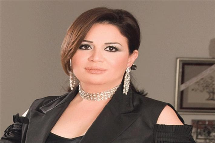 الفنانة إلهام شاهين تراهن على فيلم الحافي بعد حظر تجول وغياب