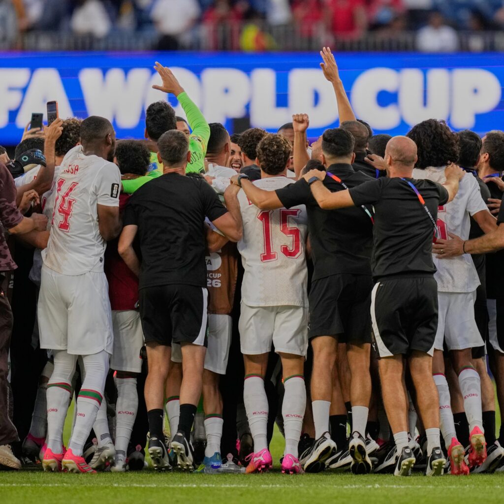 المغرب يكتب التاريخ.. أسود الأطلسي يعبرون هولندا ويبلغون ثمن النهائي كأول فريق عربي يحقق هذا الإنجاز التاريخي