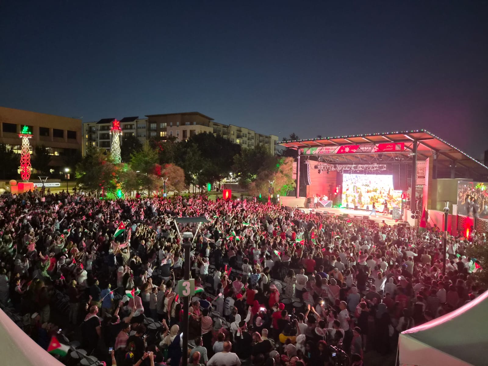 حضور جماهيري بالالاف في حفل صوت الاردن عمر العبداللات في مدينة دالاس
