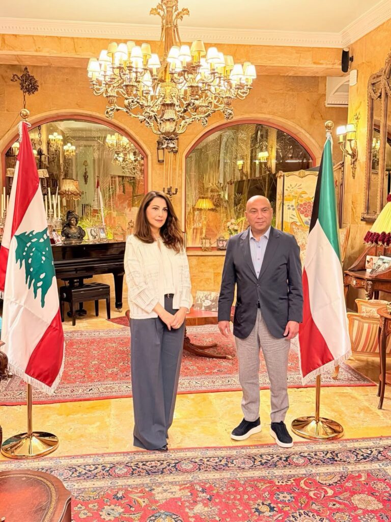 سفير الكويت الجديد لدي لبنان يزور دارة الفنانة ماجدة الرومي في لفتة تقديرية