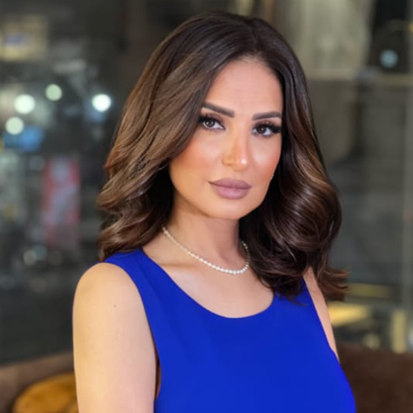 الفنانة أمل رزق تتجاوز حادث السرقة وتعود لنشاطها الفني الجديد