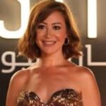 النجمة المصرية منة شلبي تحتفل بعيد ميلادها 44 وتتلقي وتنشر رسائل حب من النجمات الكبار