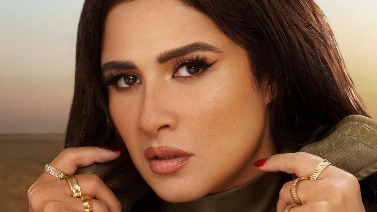 النجمة ياسمين عبد العزيز تتصدر التريند بتصريحها حول مشاهد الأكشن بفيلم خلي بالك من نفسك وتواصل نشاطها الفني بنجاح
