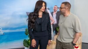 النجم احمد السقا وياسمين عبد العزيز والرهان الكبير علي فيلم خللي بالك من نفسك