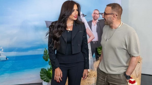 النجم احمد السقا وياسمين عبد العزيز والرهان الكبير علي فيلم خللي بالك من نفسك