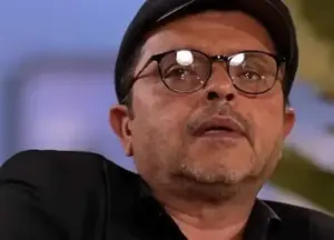 نجوم الوسط الفني يقدمون واجب العزاء للفنان محمد هنيدي لوفاة شقيقه الأكبر