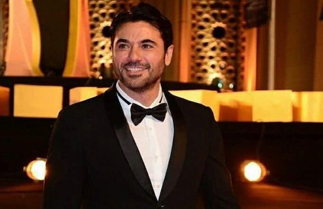 النجم احمد عز ينال 3 جوائز بجدارة بحفل جوائز دير جيست