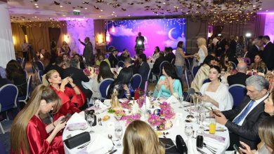 صورة تلفزيون “أرابيكا” يحتفي برمضان بسحور فاخر بحضور نخبة من الشخصيات الفنية والإعلامية