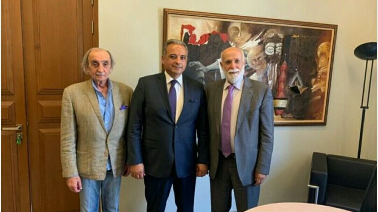 ‎وأخيراً، مرسوم الفنانين الى التوقيع…
