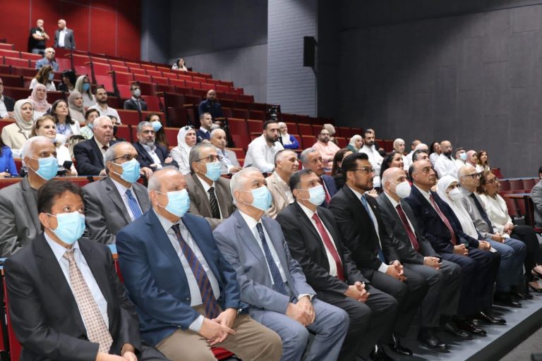‎إطلاق الدفعة الثامنة عشر لأطباء الاختصاص ‎في جامعة بيروت العربية