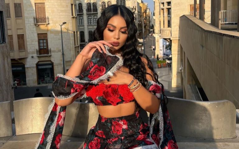 بمجوهرات “Sherilz Jewelry” من تصميمها ، و فستان من مجموعة ”dania jandali collection” هذا هو أحدث ظهور في بيروت للنجمة شيرين أبو العز