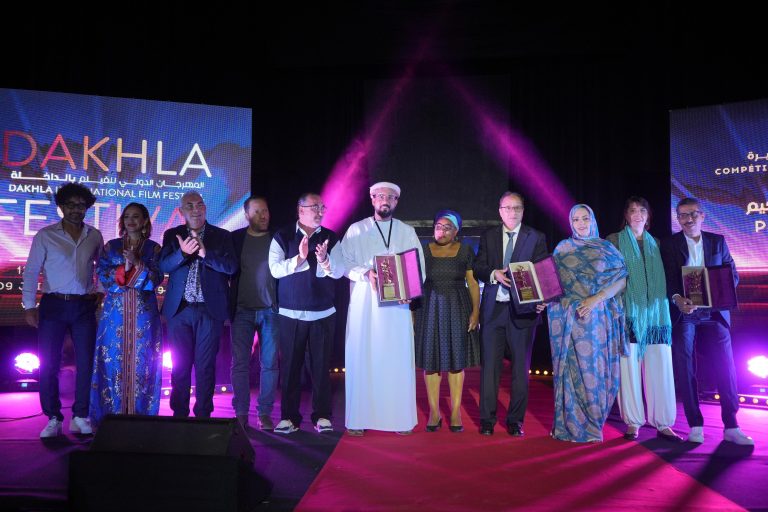 “متى يحل عهد إفريقيا” يحصل على الجائزة الأولى في ختام مهرجان بالداخلة الدولي