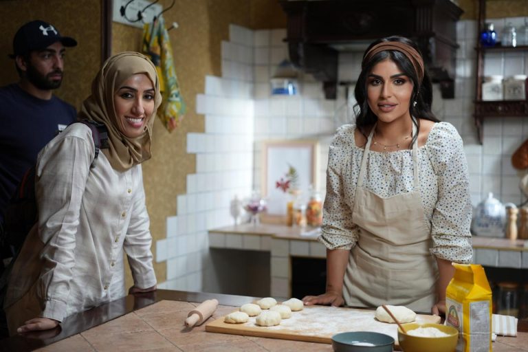 “ما نسيتك” .. تجمع شيماء سليمان مع المخرجة نهلة الفهد من جديد