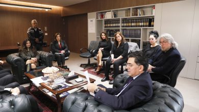 صورة لقاء تأسيسي بين وزير الإعلام واتحاد المنتجين العرب لتنشيط الصناعة الدرامية في لبنان