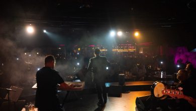 صورة فارس الغناء العربي يُلهب مسرح “ذا كواري” وسط تفاعل استثنائي