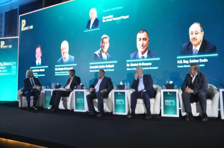 بين المهنية والتضليل.. الإعلام وتأثيره المباشر على الاستثمار