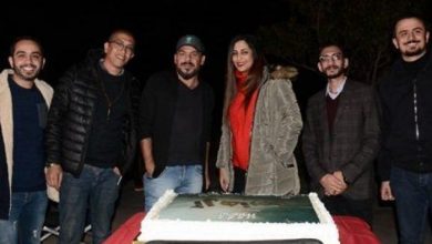 صورة اسرة فيلم ال هارون واحتفال بتصوير المشاهد الاولى