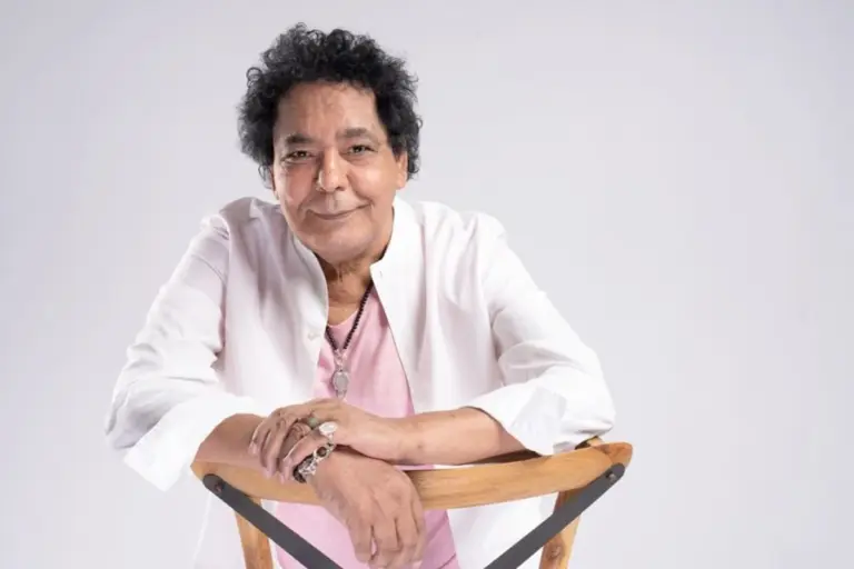 محمد منير يعود للعزوبية بعد زواج دام أقل من شهرين